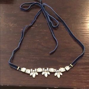 Boutique Necklace with Stones and Velvet Tie